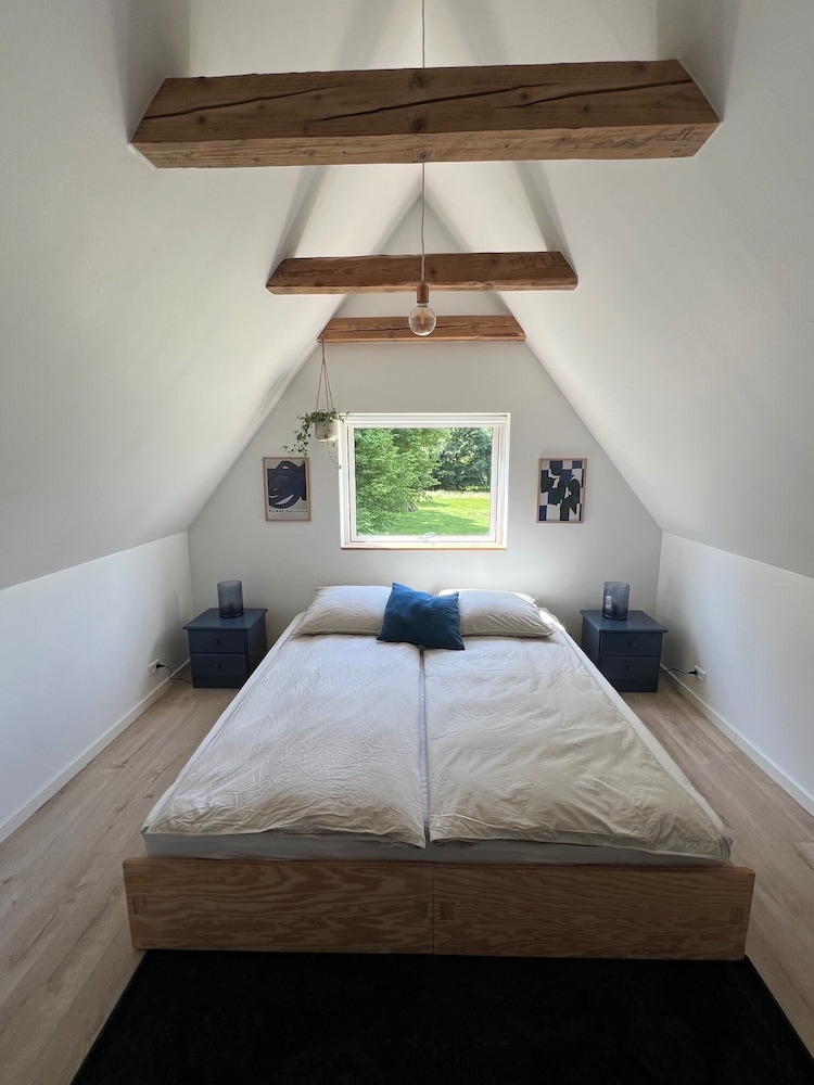 Classic Double or Twin Room, Lake View photo 1