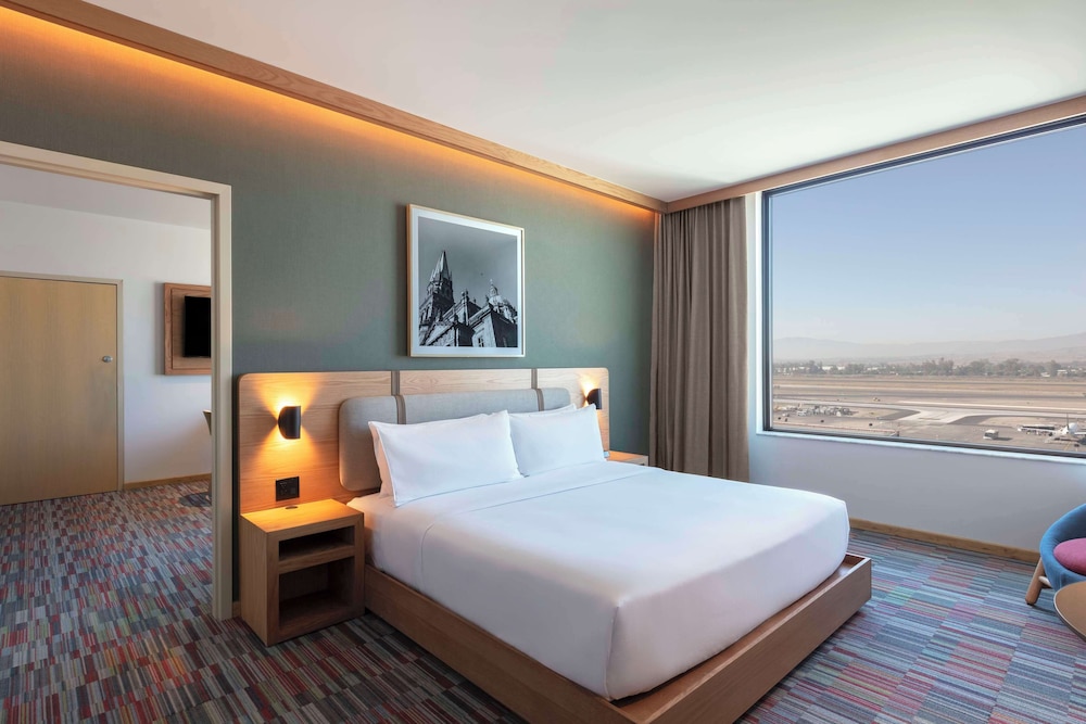 Suite, 1 Bedroom (Airport)