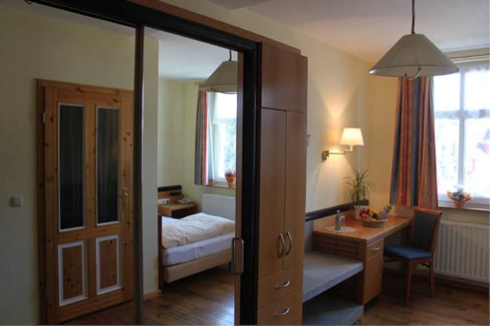 Single Room photo 2