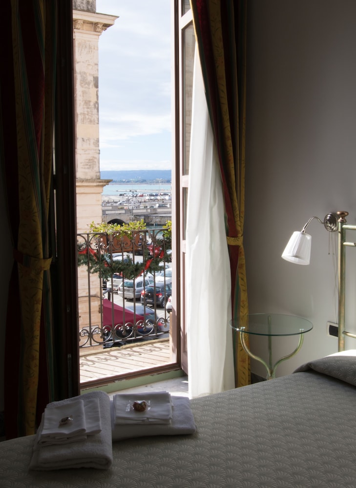 Triple Room, Sea View - Photo 1