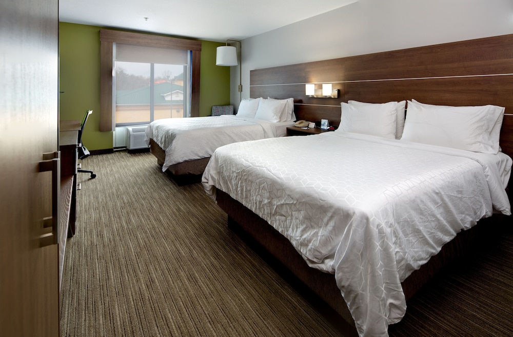 Suite, 2 Queen Beds - Photo 5