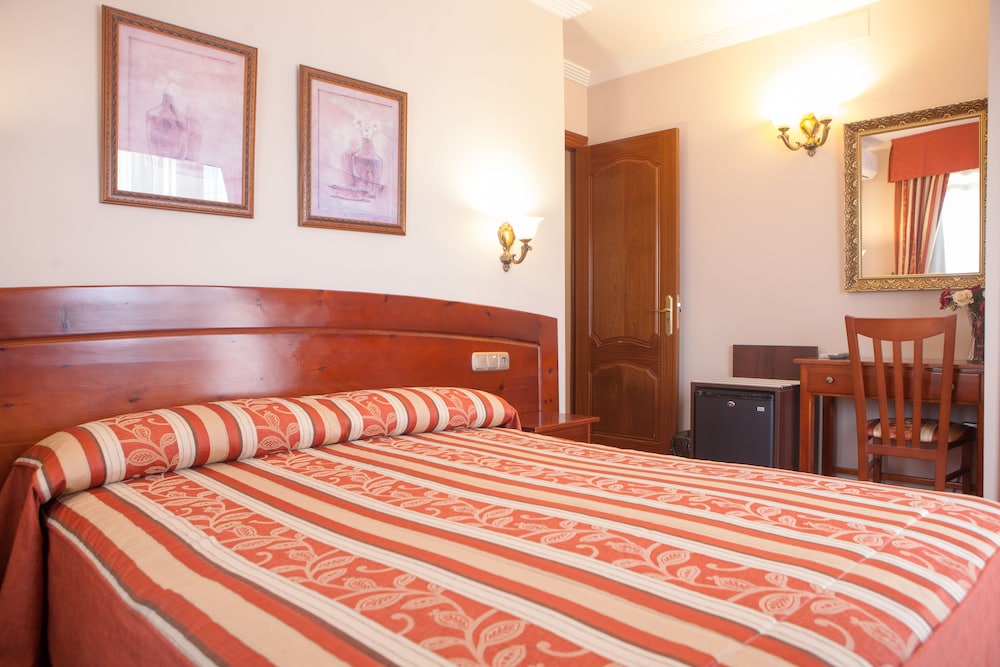 Double Room (1 Double Bed) - Photo 2