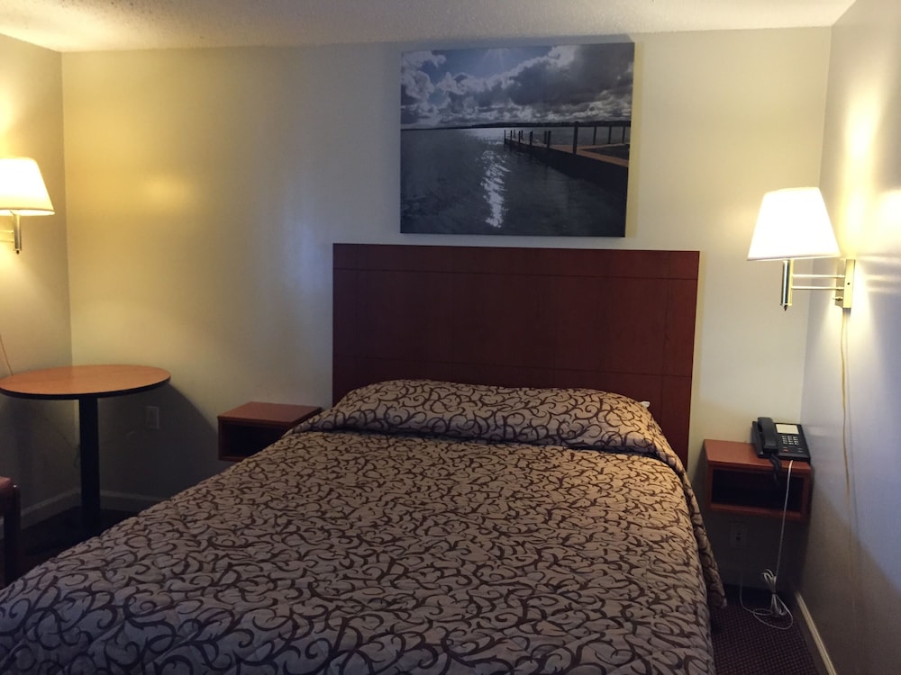 Room, 1 Queen Bed photo 1