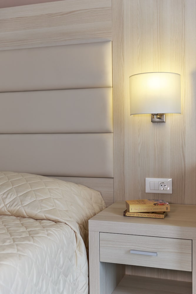 Standard Double Room - Photo 6