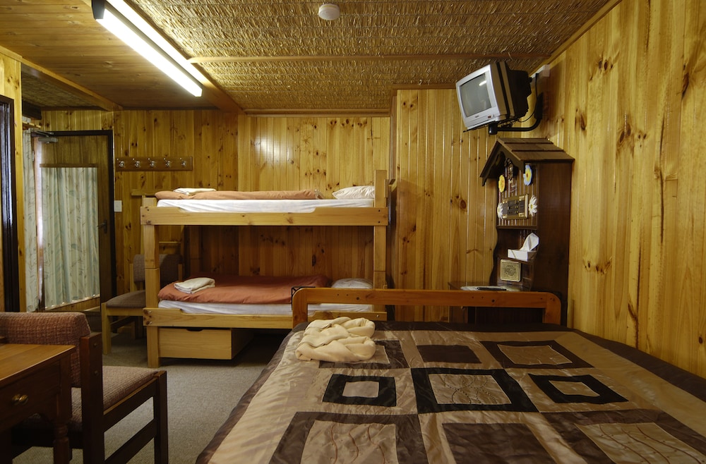 4 Share Room photo 2
