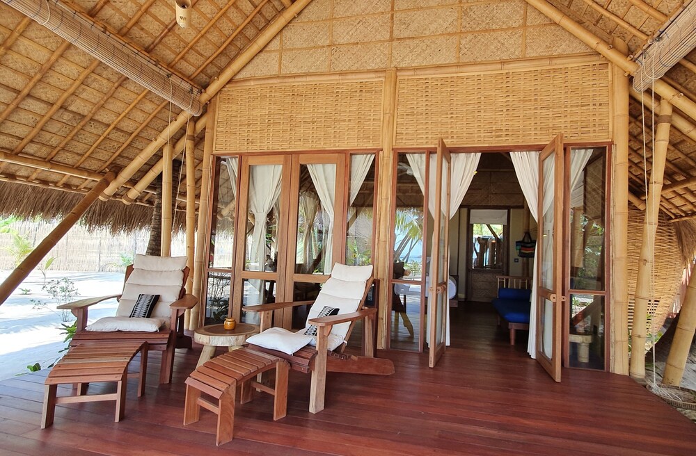 Deluxe Villa, Beach View, Beachfront photo 2