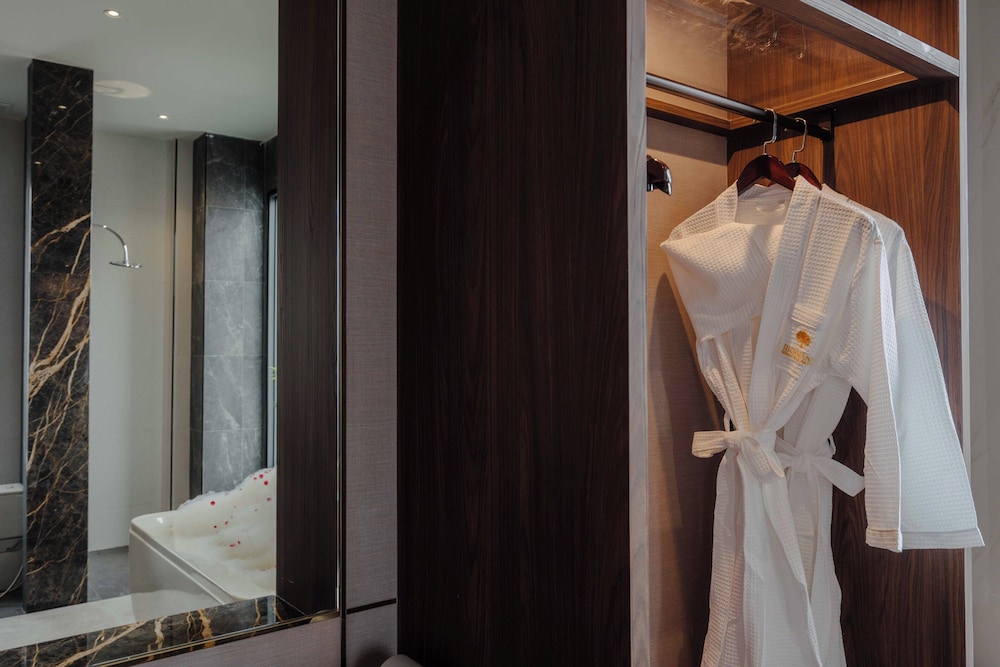 Private Pool Villa with Onsen - Photo 22