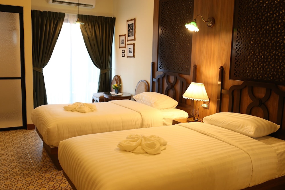 Deluxe Twin Room, City View photo 3