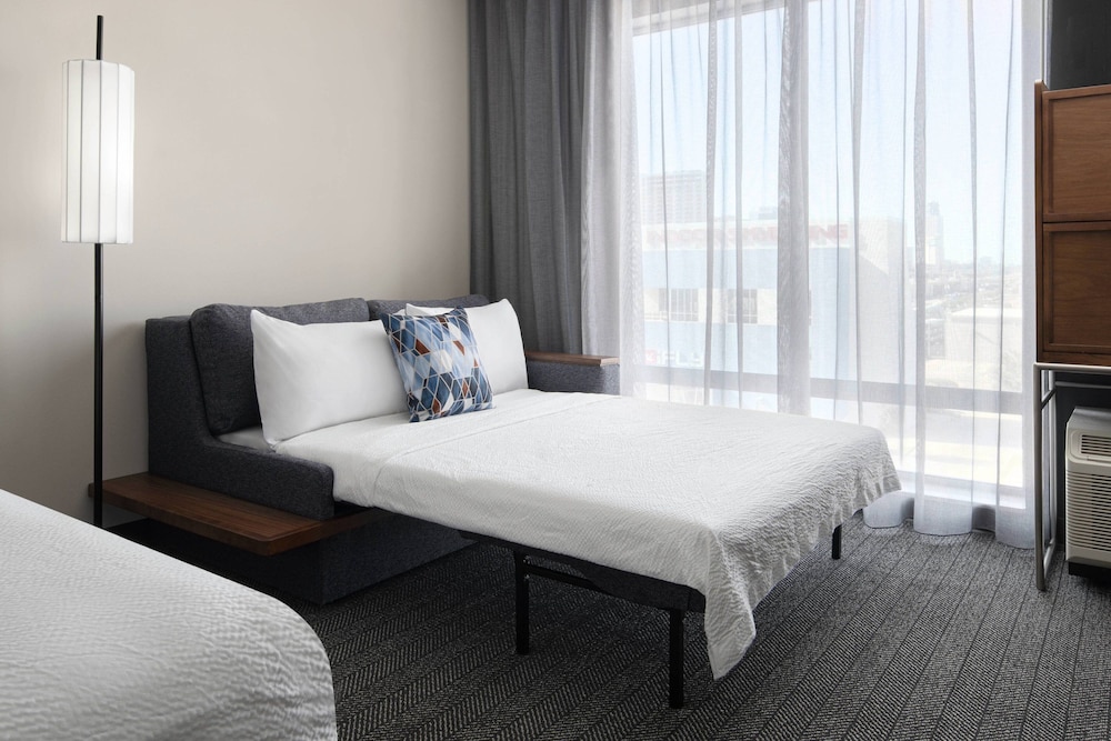 Room, 1 King Bed with Sofa bed - Photo 4