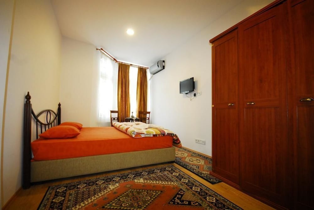 Standard Triple Room photo 2