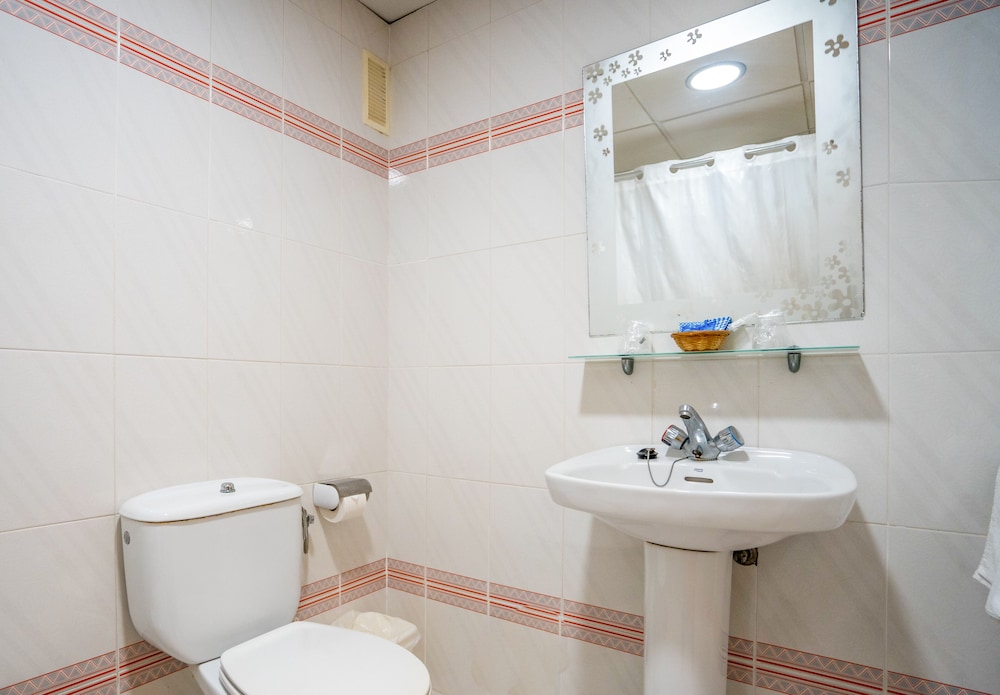Double or Twin Room, 1 Bedroom, Courtyard View, Courtyard Area - Photo 6
