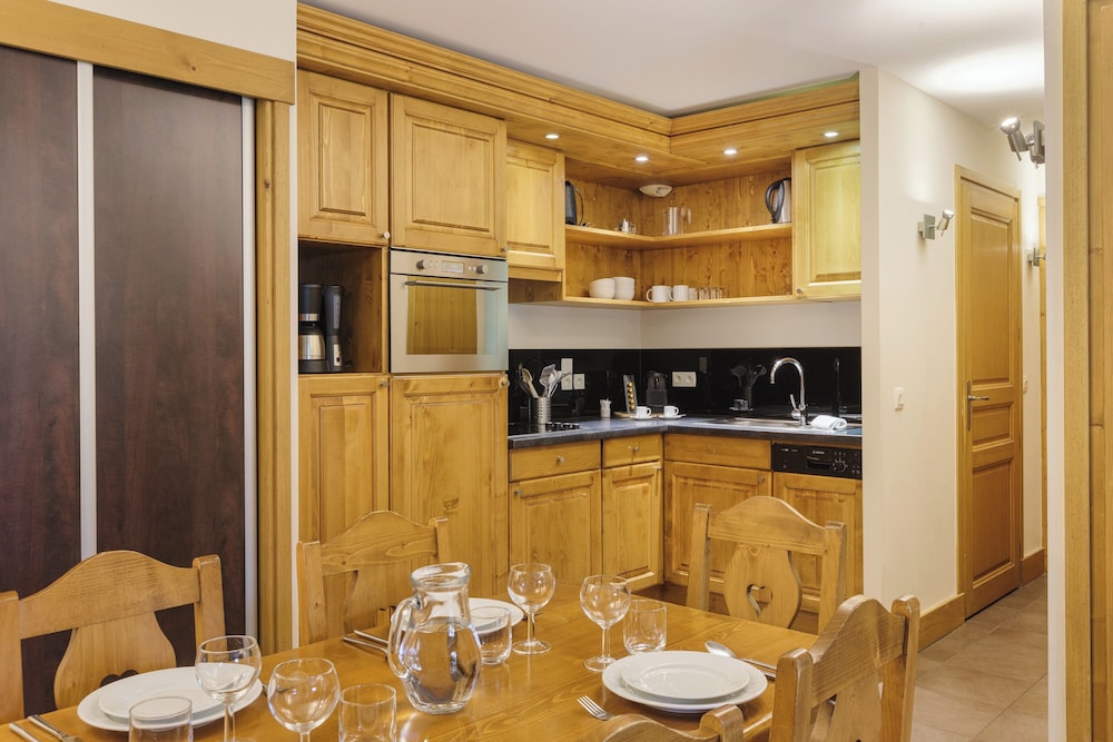 Family Apartment, Multiple Bedrooms (Vallorcine Balme 02 ski in / ski out) Family Apartment, Multiple Bedrooms (Vallorcine Balme 02 ski in / ski out)