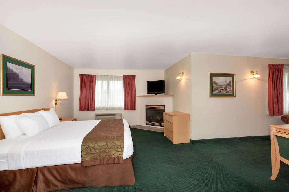 Studio Suite, 1 King Bed, Non Smoking photo 1