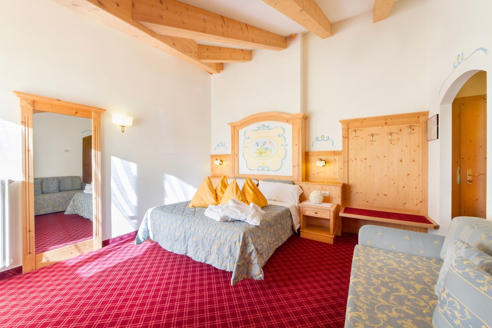 Panoramic Triple Room, Lake View photo 3