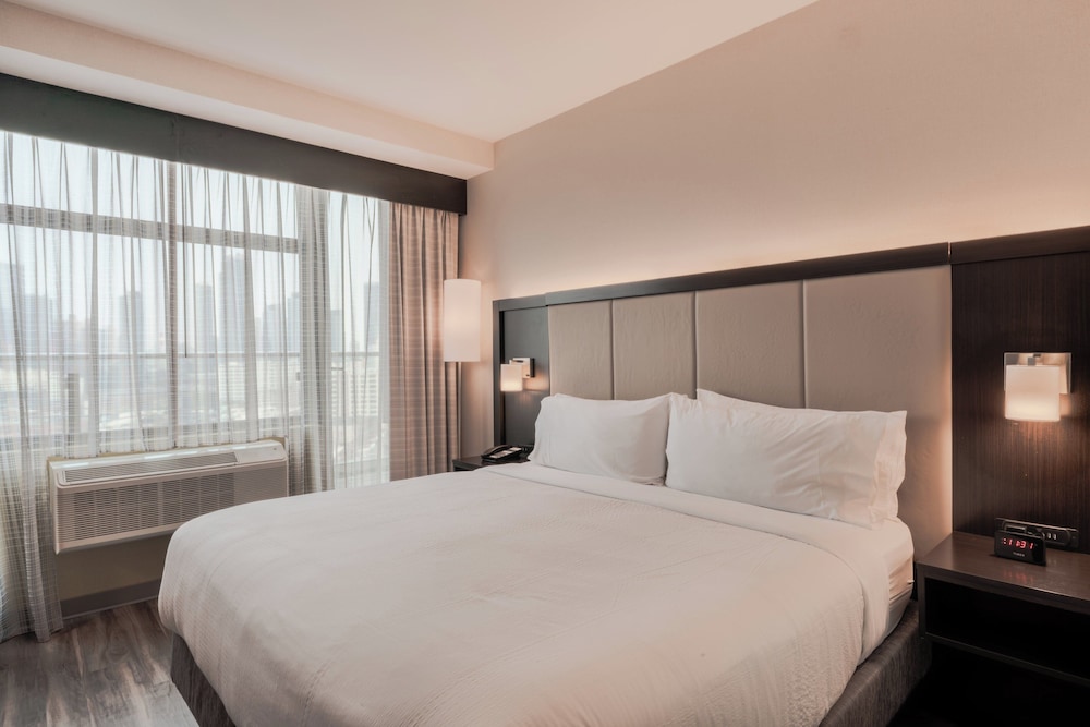 Standard Room, 1 King Bed, Accessible (Communications, Mobility) - Photo 1