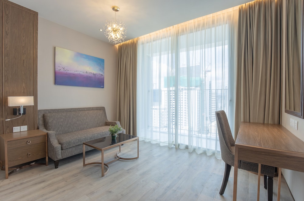 Premium Double Room, 1 King Bed, Partial Sea View photo 3