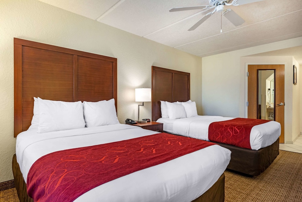 Accessible Room with 2 Queen Beds - Photo 5