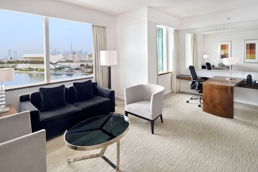 Suite, 1 Bedroom (Waterfront View) thumbnail 5