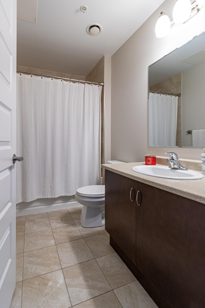 Premium 1 Bed w Rental Car Netflix Amazon, Foto 15