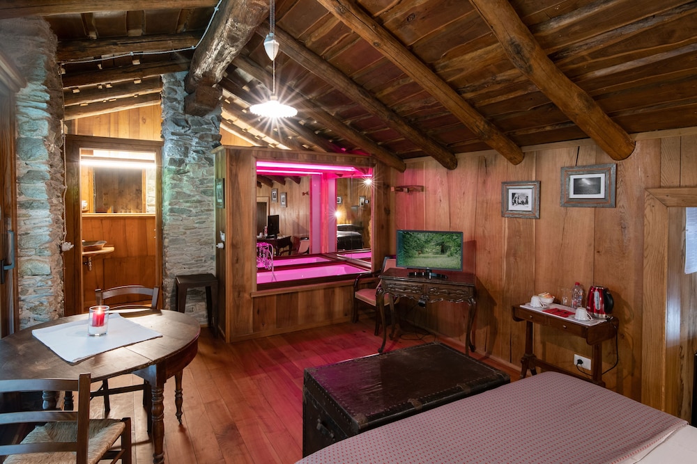 Junior Double Room, Terrace, Garden View
