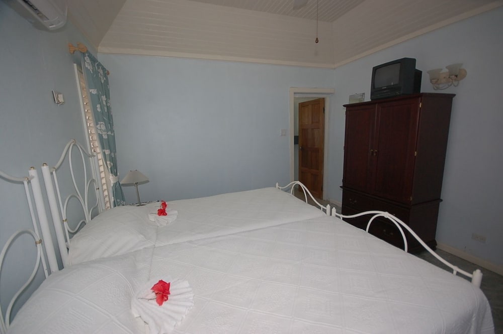 Room, 3 Bedrooms photo 1