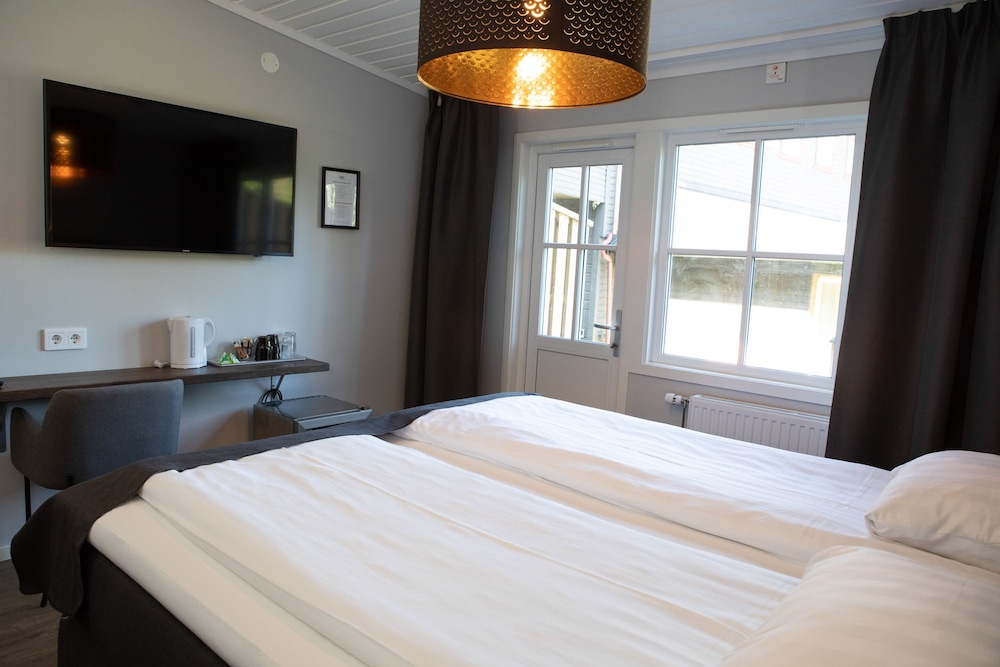 Family Quadruple Room, Multiple Beds, Non Smoking, Ground Floor photo 3