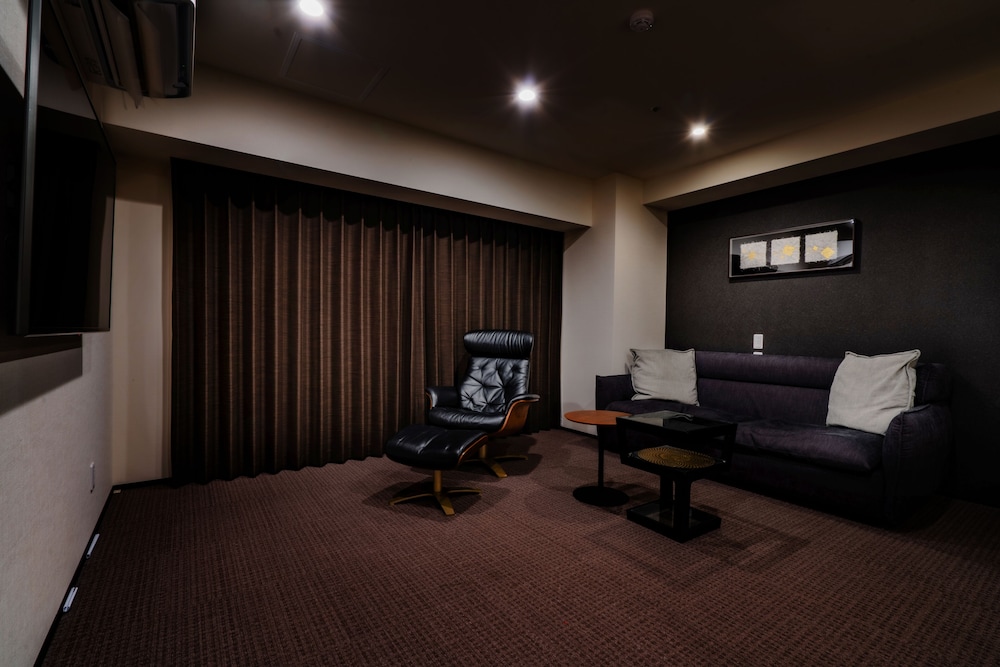 Royal Penthouse, 1 King Bed, Hot Tub, City View