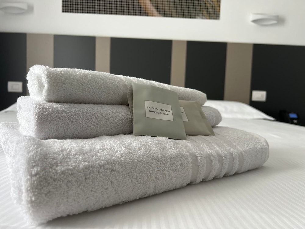 Double or Twin Room - Photo 9