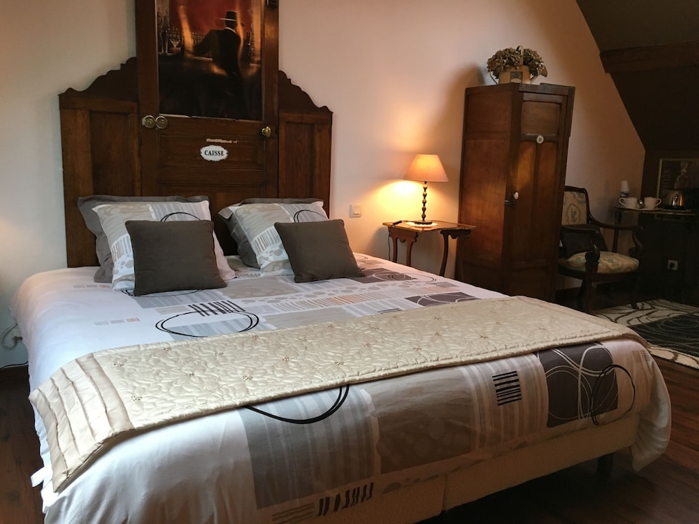 Superior Double or Twin Room (Retro)