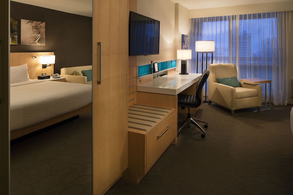 Room, 1 King Bed with Sofa bed