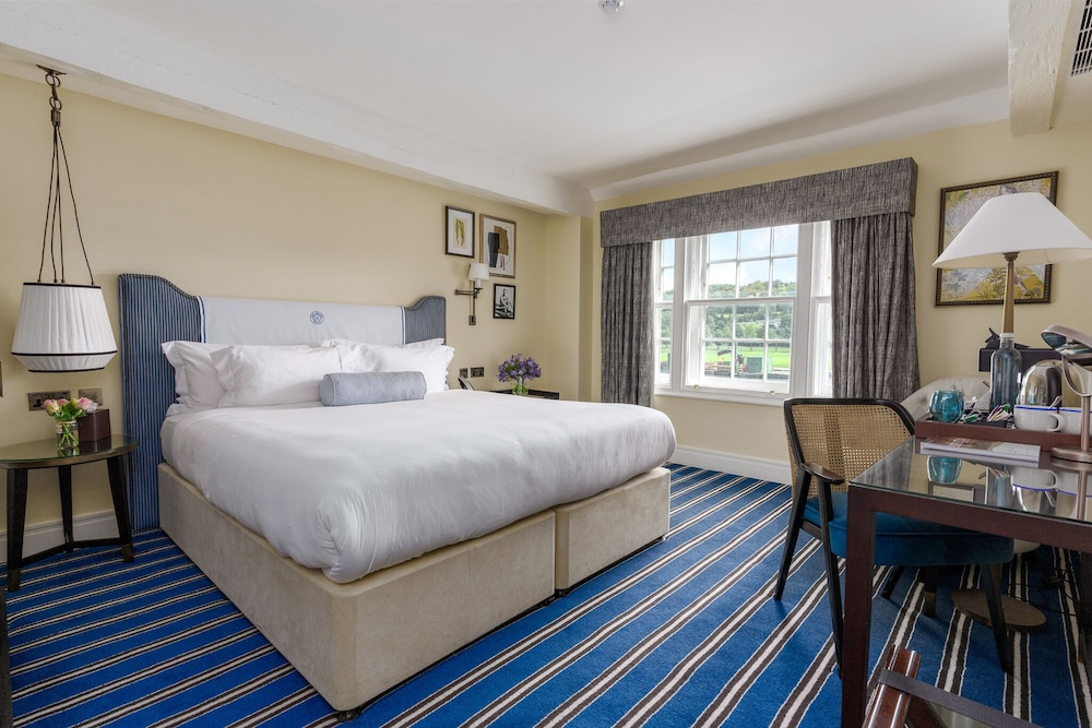 Deluxe Room, 1 King Bed, River View
