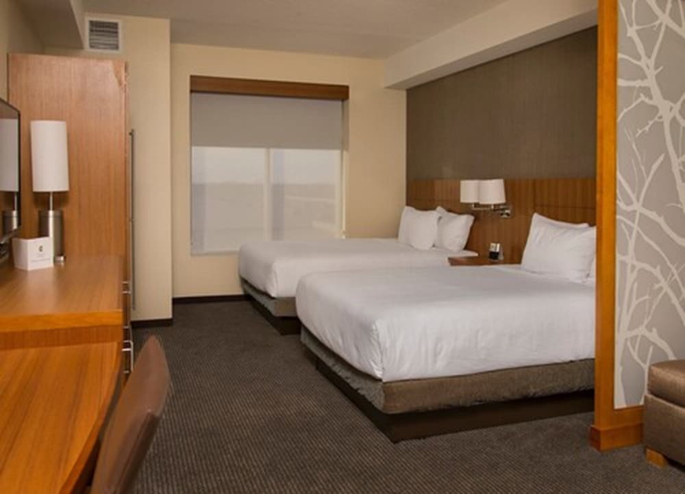 Room, 2 Queen Beds (High Floor) photo 3