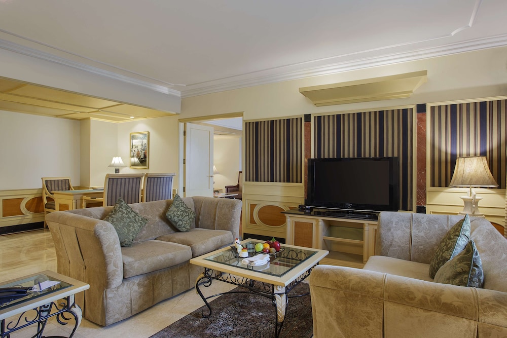 Executive Suite (Butler) photo 1