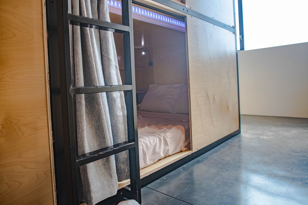 Basic Shared Dormitory, Women Only