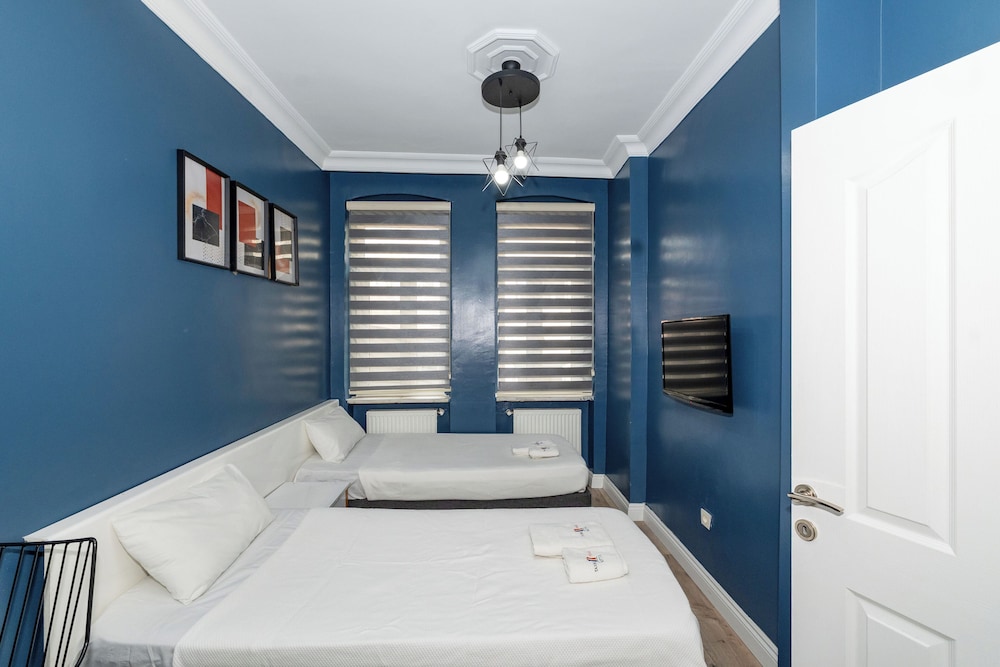 N) Connection Room photo 3