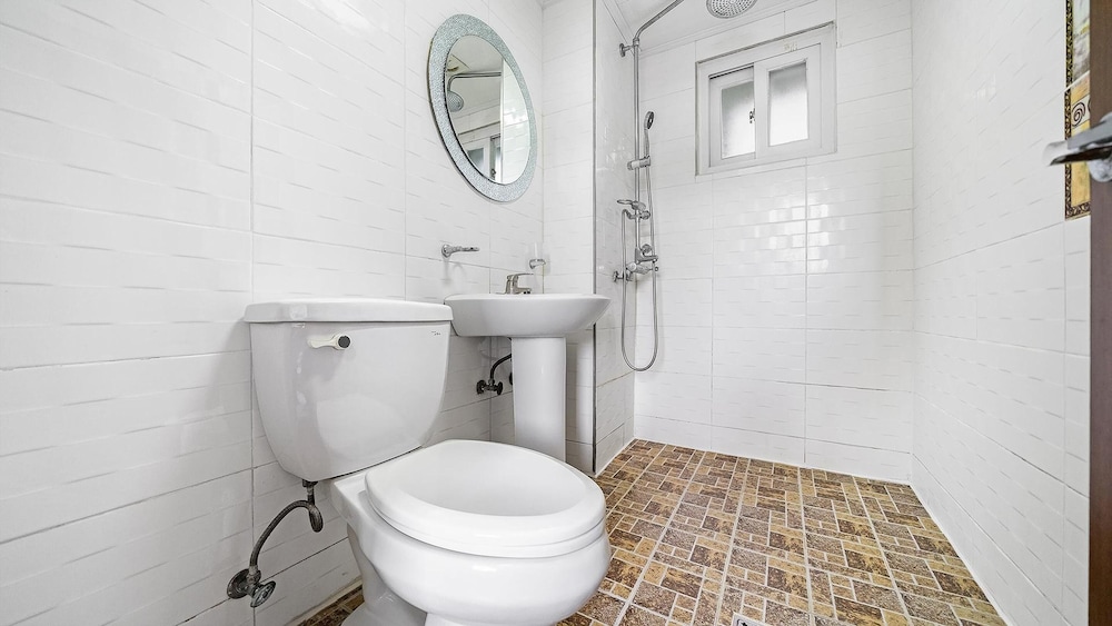Basic Room, 1 Bedroom (204(Oceanview)) - Photo 6