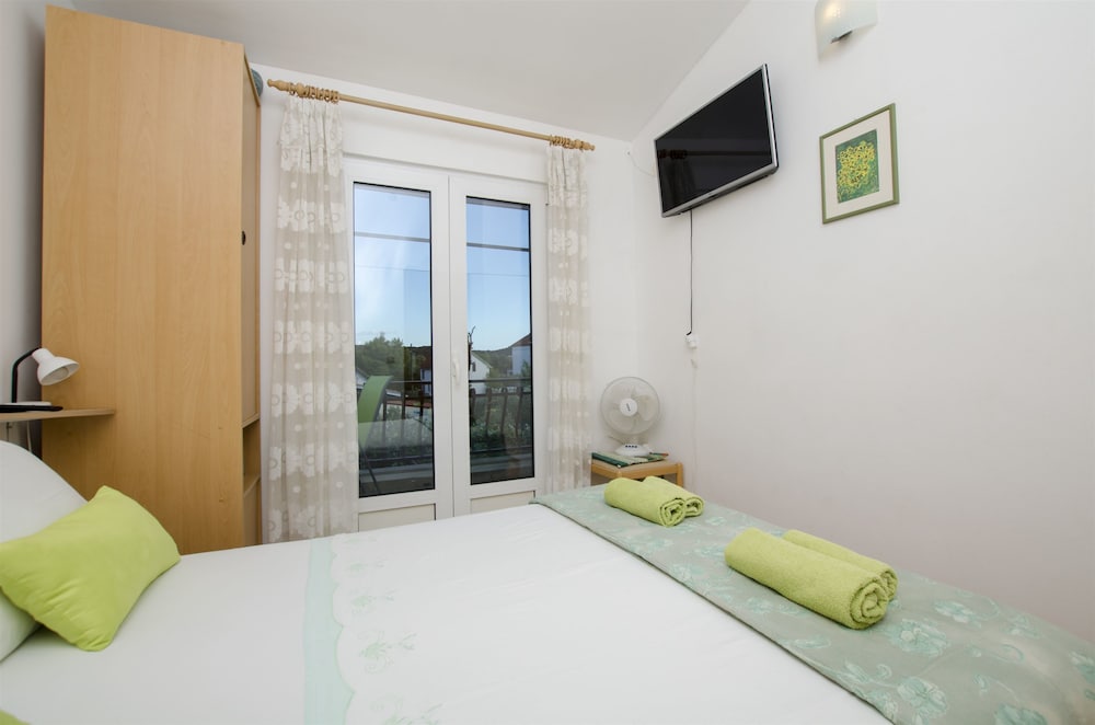 Apartment (A2)