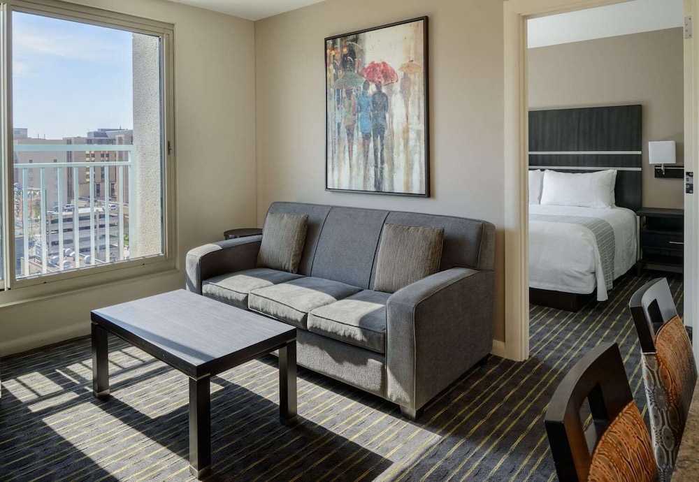 One-Bedroom King Apartment, Non-Smoking