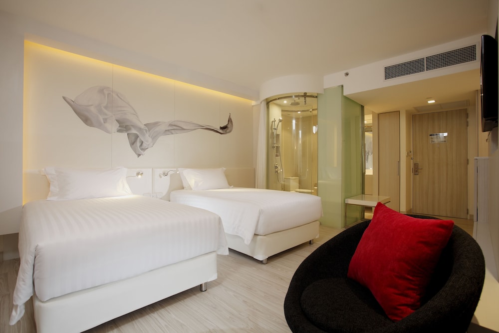 Deluxe Twin Room, City View photo 2