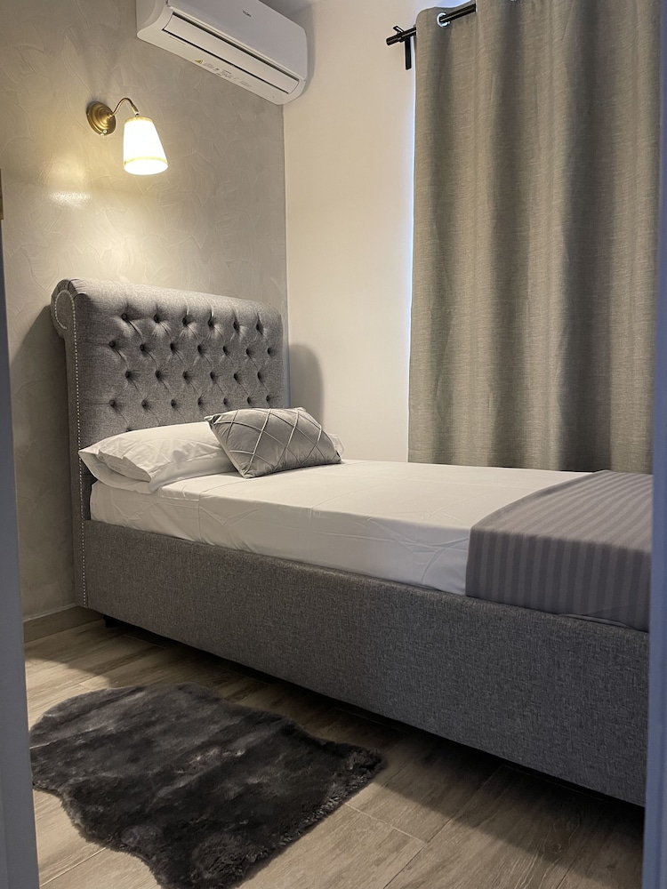 Classic Single Room
