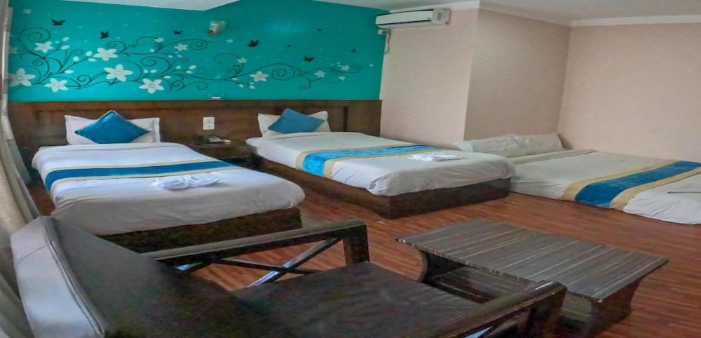 Deluxe Quadruple Room