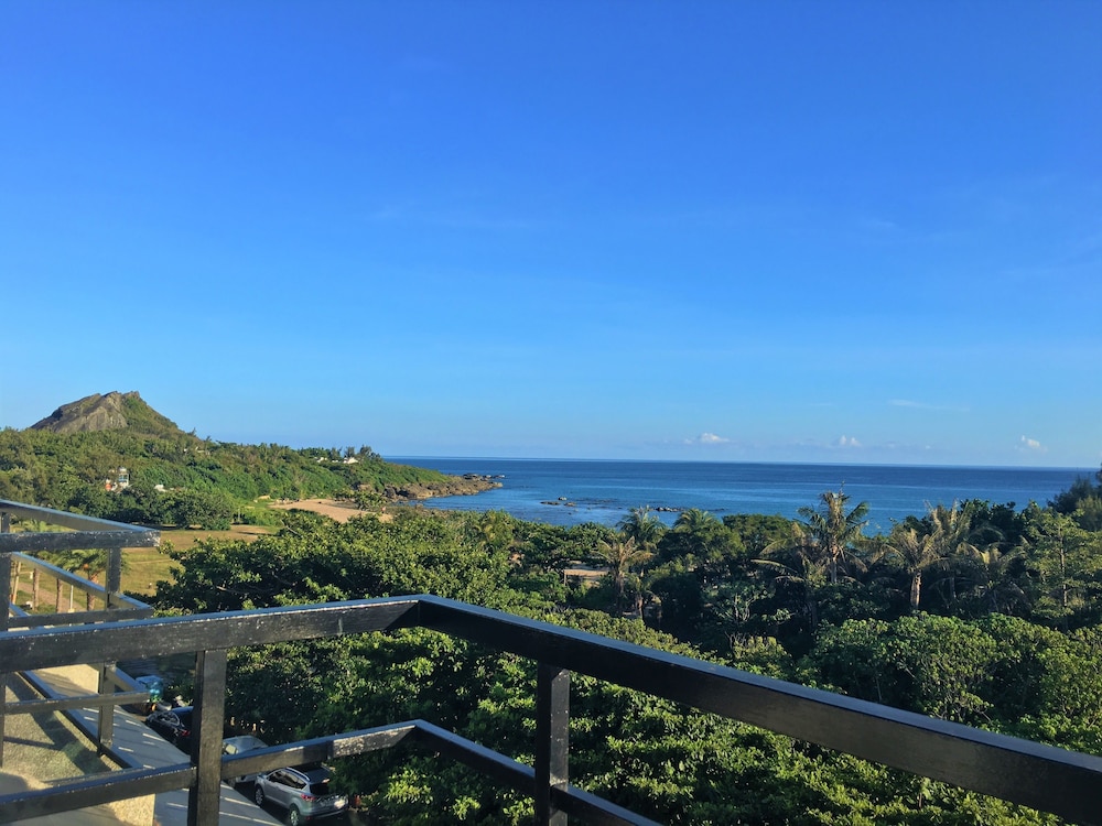 Deluxe Quadruple Room, 2 Queen Beds, Balcony, Sea View photo 2