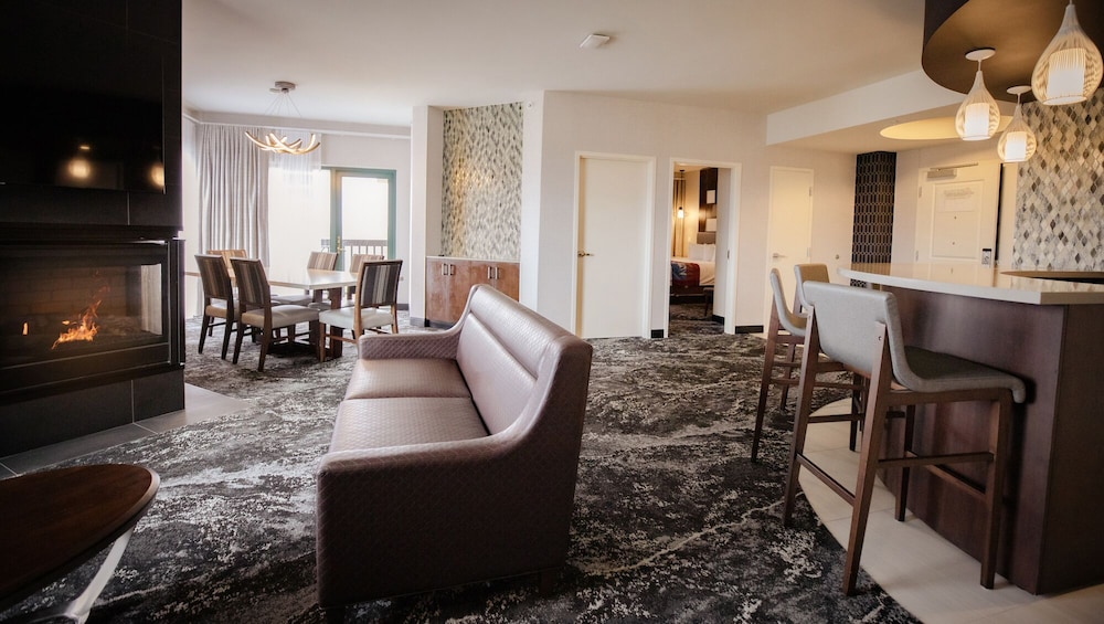 Exclusive Suite, 1 King Bed photo 1