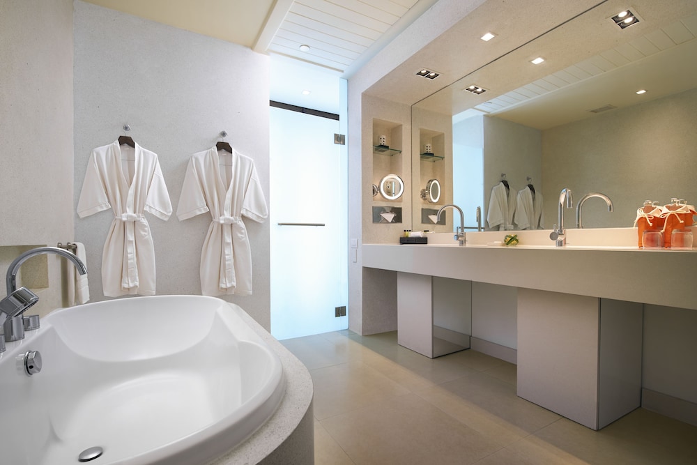 Executive Room (Club Twin) - Photo 5