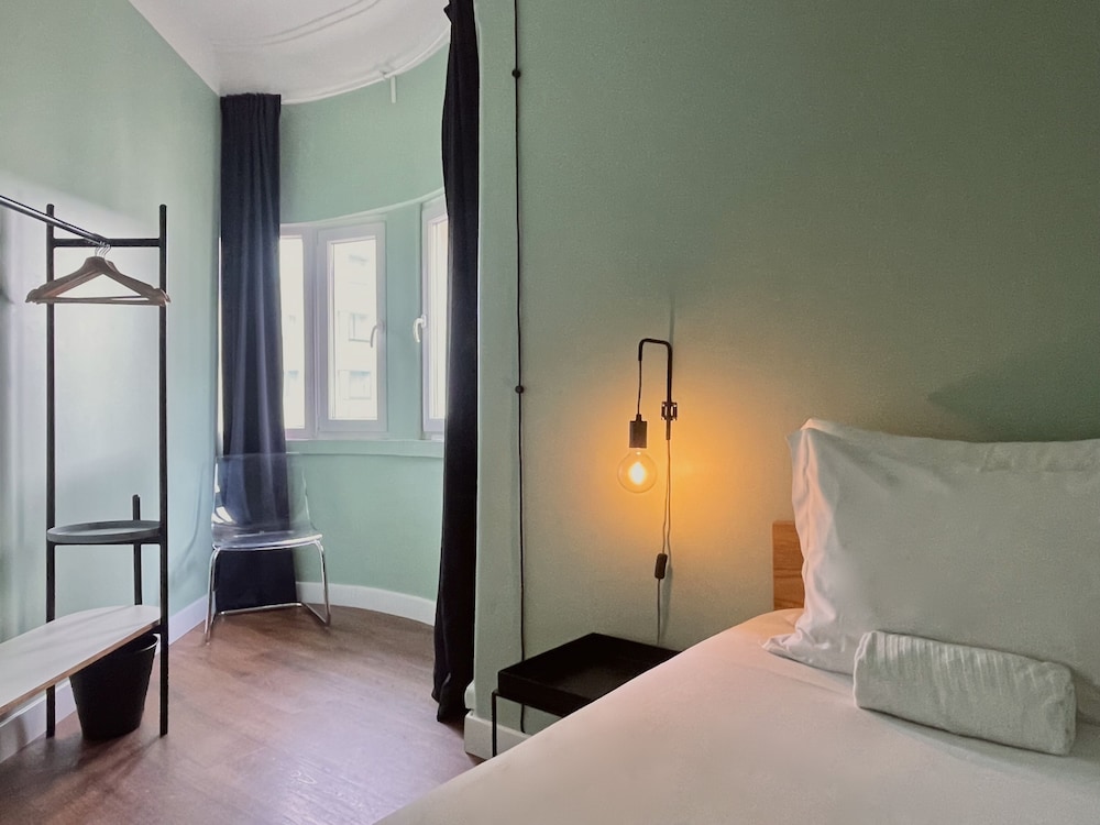 Single Room, Shared Bathroom photo 1
