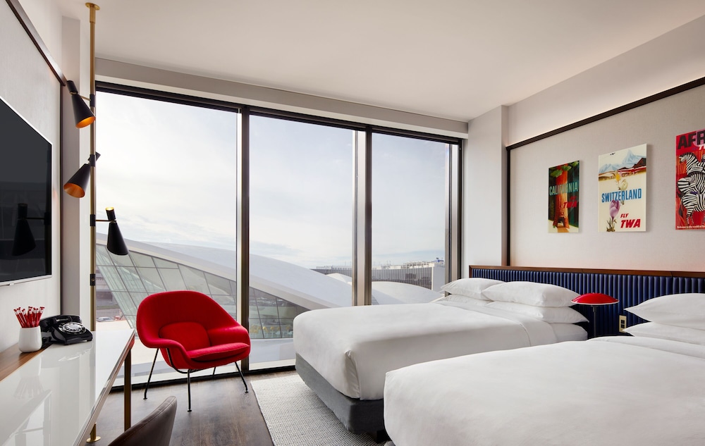 Deluxe Room, 2 Queen Beds (TWA View)