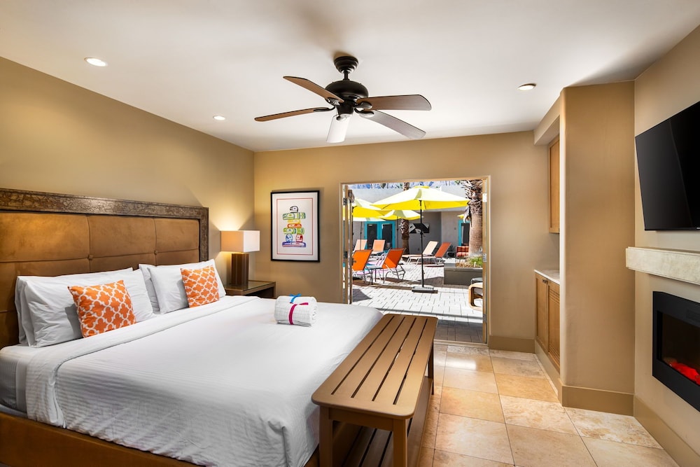 Luxury Suite, Hot Tub, Pool View photo 3