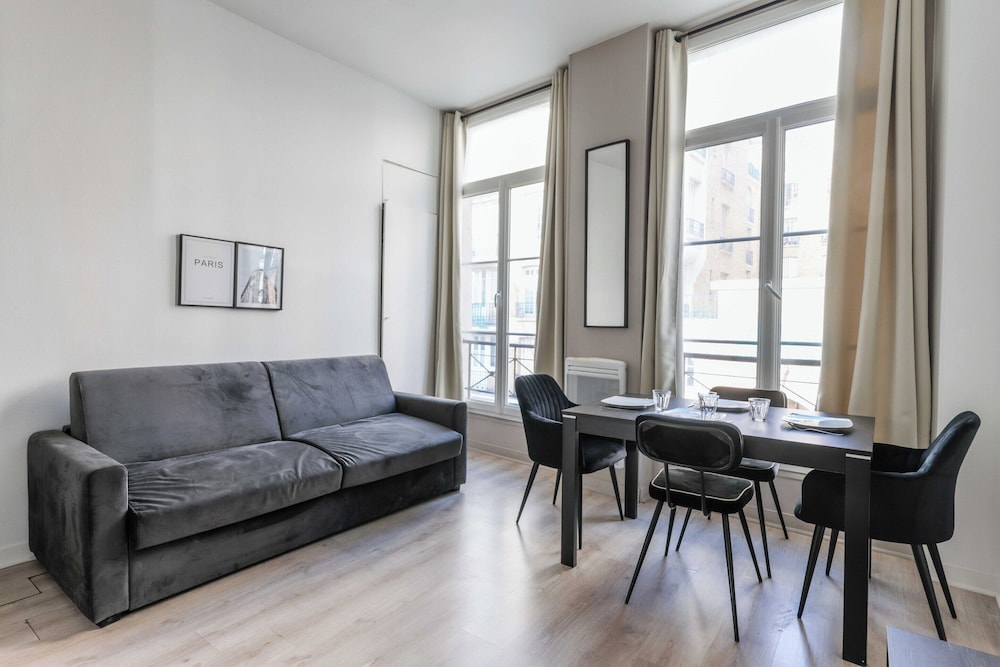 Apartment photo 1