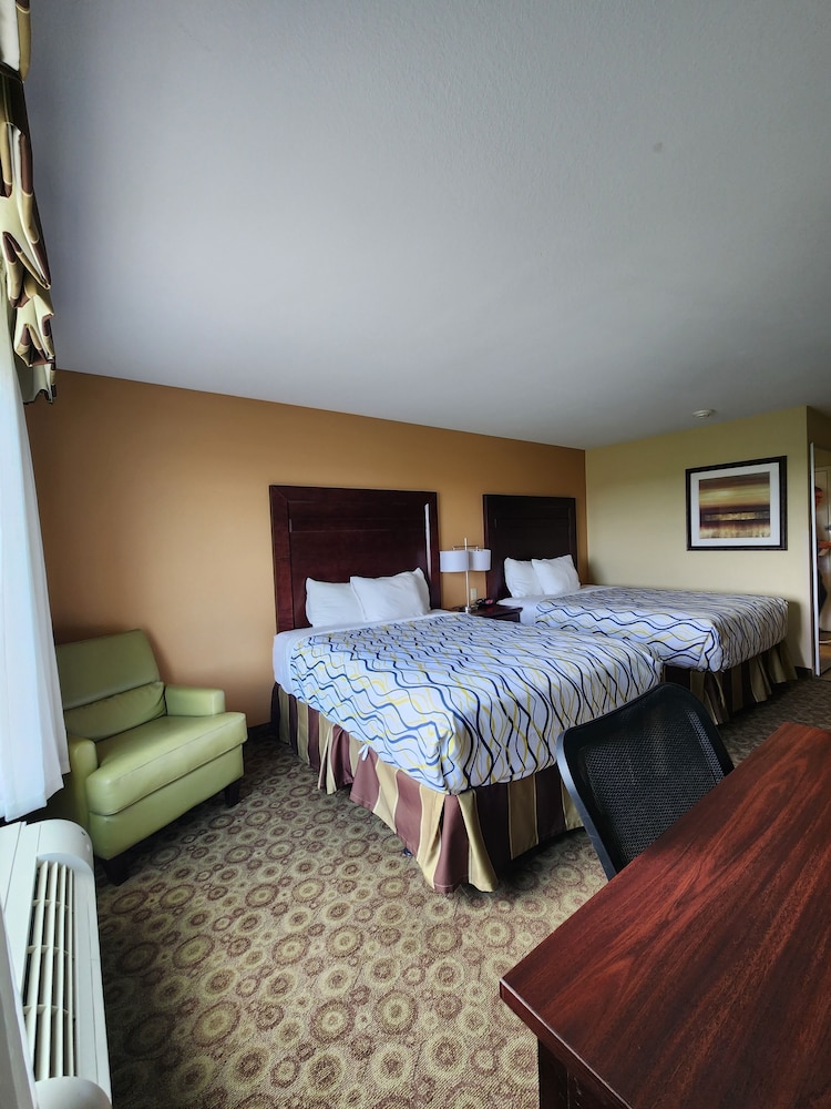Double Queen Room - Photo 1