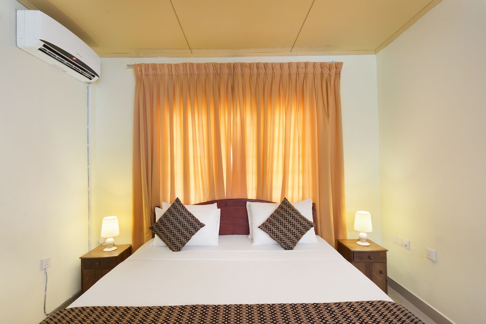 Standard Double Room, 1 King Bed, Garden Area photo 3